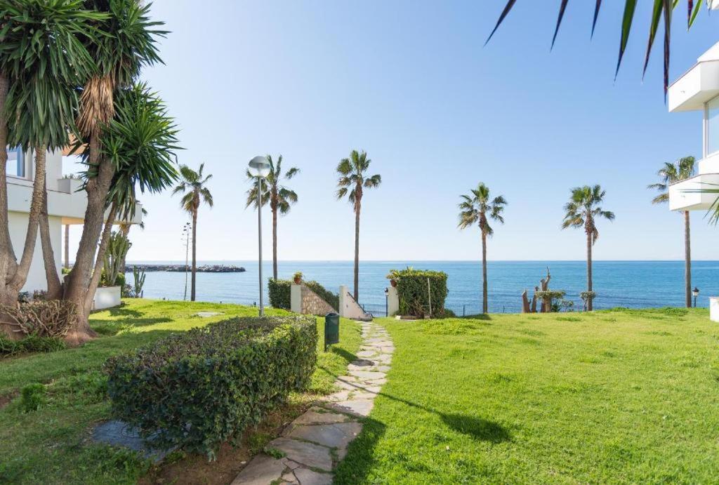 In Front Of Sea & Center Apartment Marbella Exterior photo